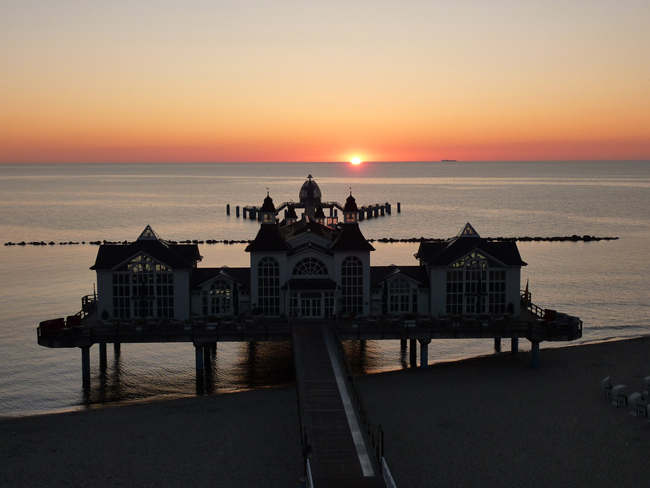 Sonnenaufgang am 28.06.2010 an der Seebr�cke